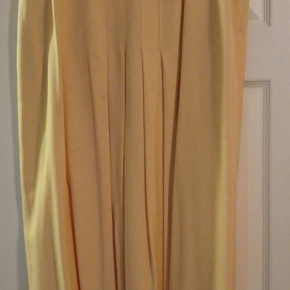 The Villager Pleated Classic Skirt   A1207